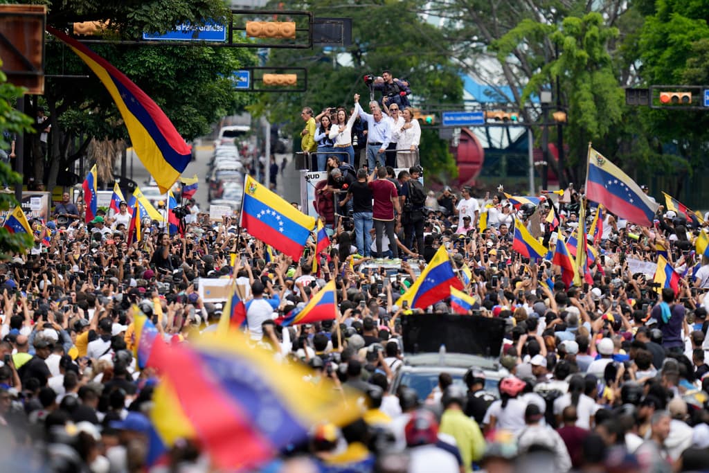 Elecciones en Venezuela en vivo | Al menos 16 muertos por las protestas en Venezuela. Crece la presión internacional contra Maduro