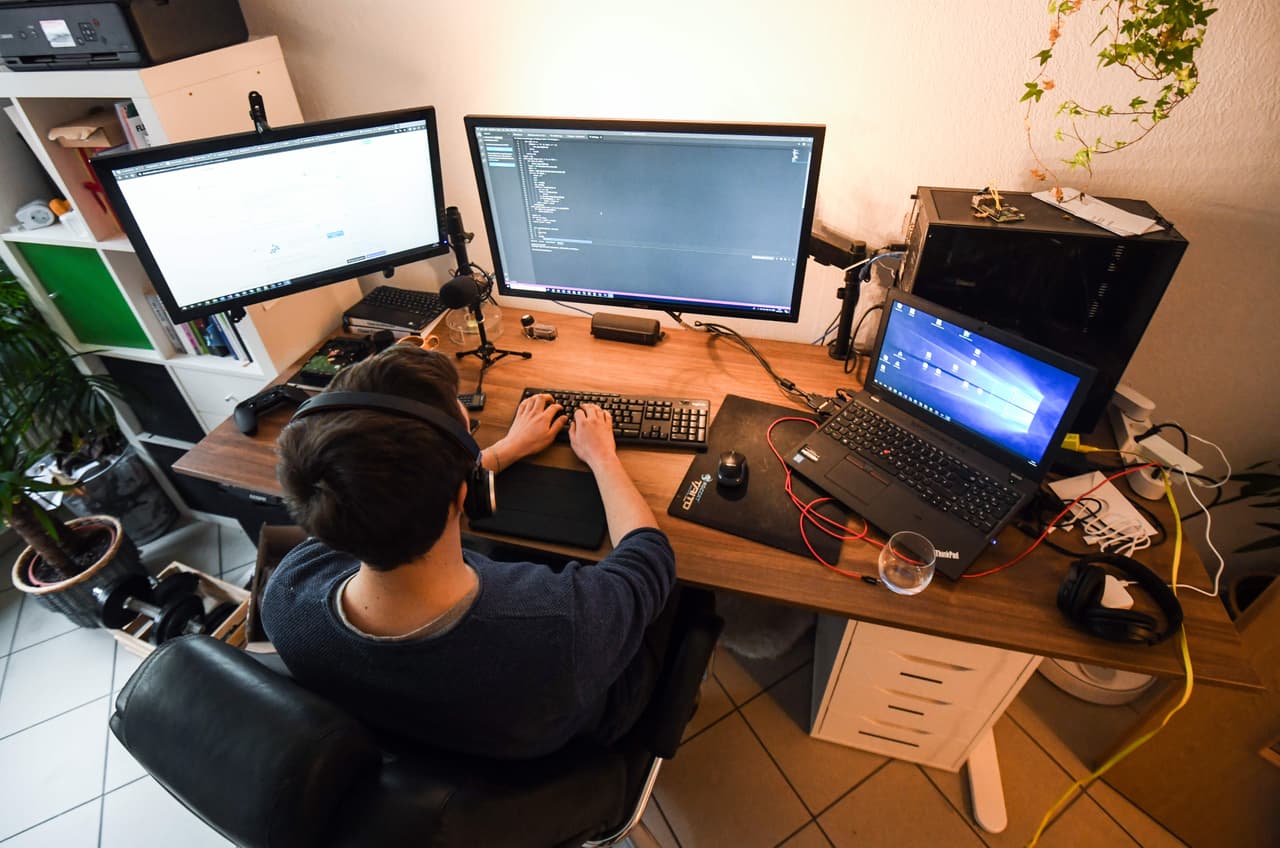 De acuerdo con un estudio reciente, las carreras relacionadas con la 
<b>tecnología</b> son las mejor remuneradas para los recién graduados en el país.