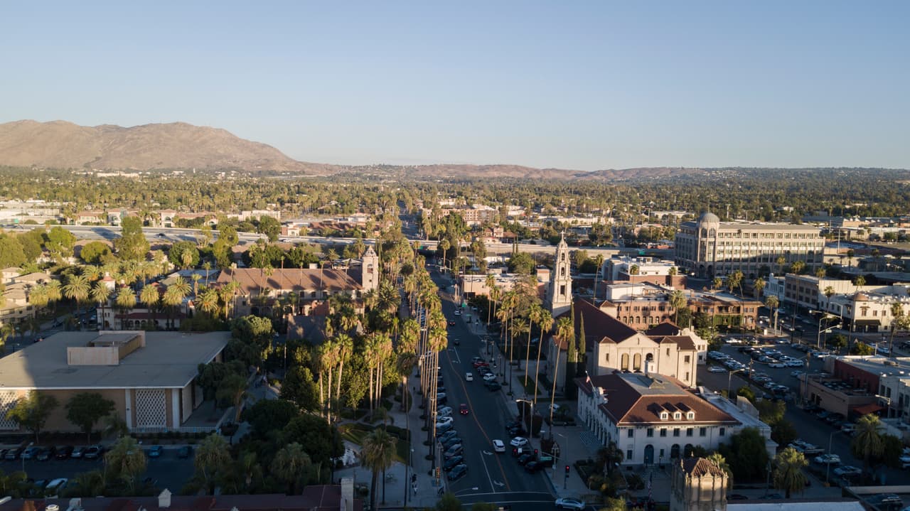<b>Riverside-San Bernardino-Ontario (California):</b> 2,197,000 hispanos (49.4% de la población total). 87.4% son de origen mexicano, 2.6% de El Salvador y 1.8% de Puerto Rico.