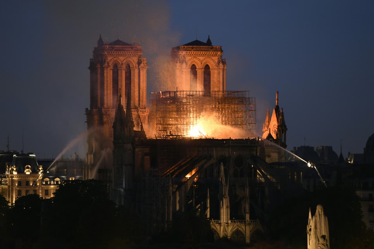 2019 no ha sido la excepción y tan sólo recordemos el masivo incendio que destruyó gran parte de la icónica Catedral de Notre Dame en París, algo que el mismo Nostradamus pudo haber vaticinado para sus predicciones de este año.