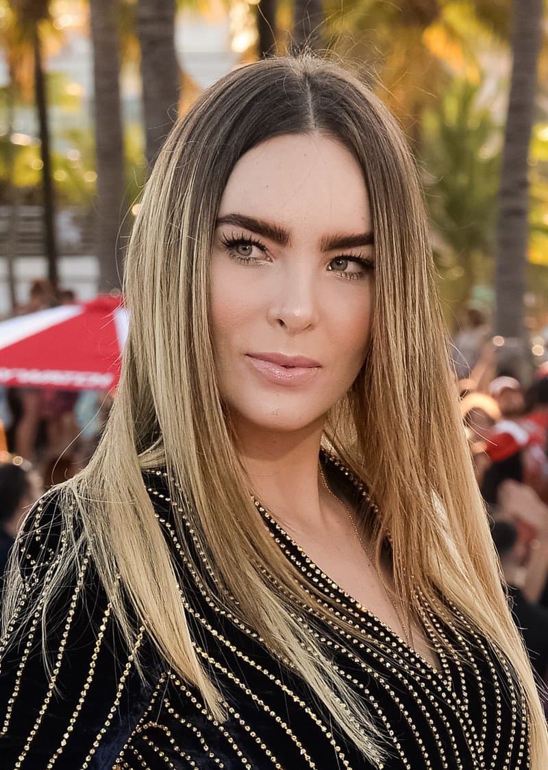 En la alfombra roja del estreno de 'Baywatch' fue muy criticada por sus cejas, pero debemos de aceptar que 
<b><a href="http://www.univision.com/personas-belinda-peregrin-schull-e">Belinda</a></b> es un ícono en la moda en toda América.