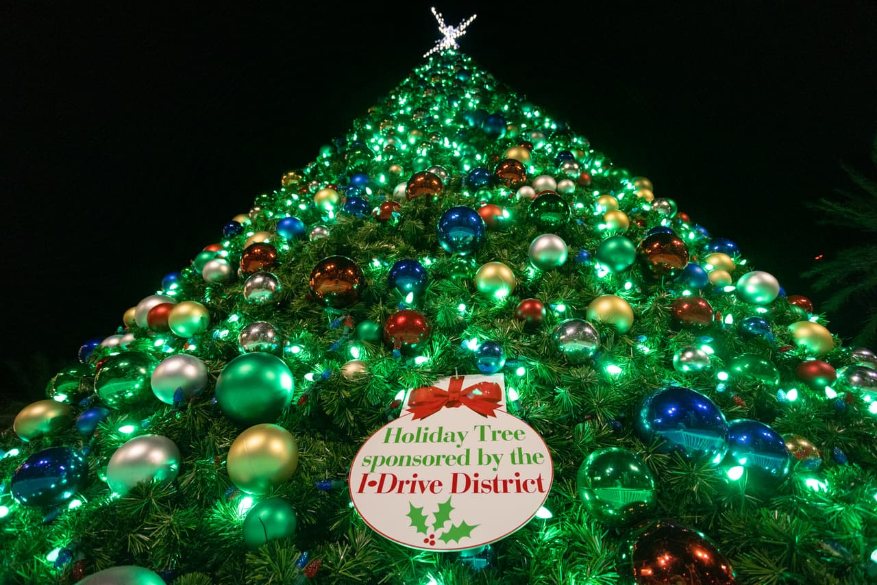 <b>Frostbite’s Winter Wonderland Adventure en el Museum of Illusions</b>: Una búsqueda del tesoro temática de invierno en la que los visitantes buscan a Frostbite, una criatura escondida en el museo.