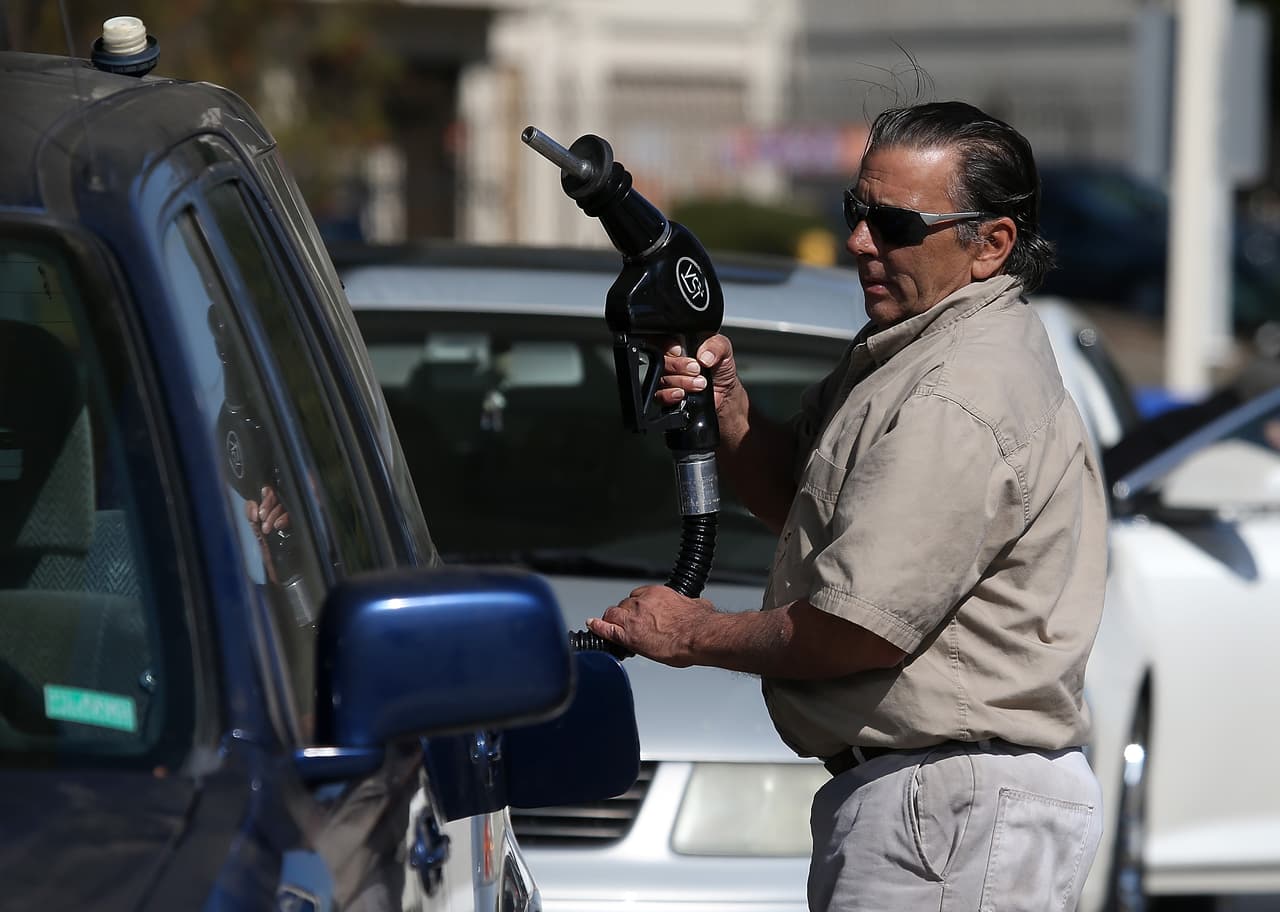 Precios de la gasolina en Tampa Bay suben 16 centavos en un día