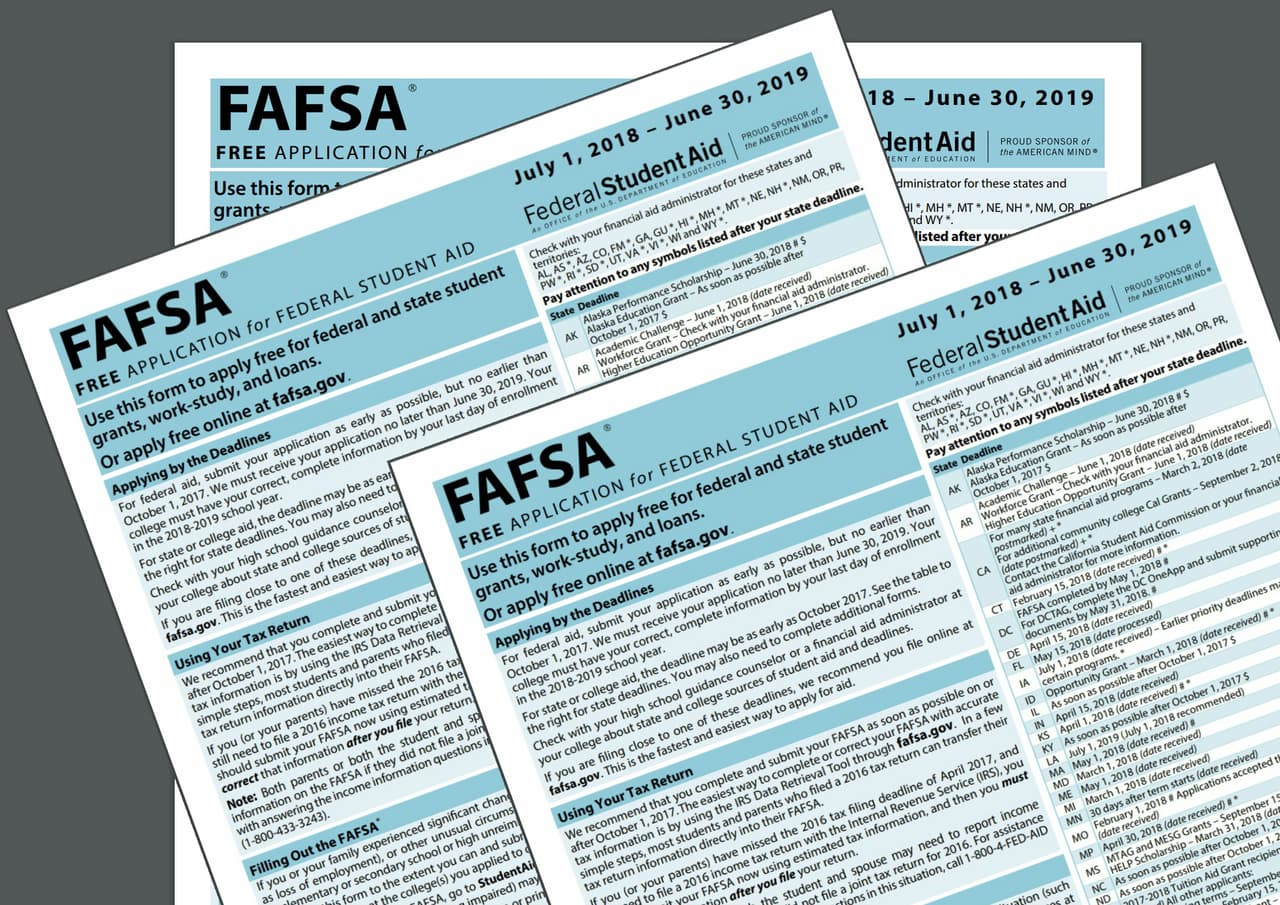 <a href="https://studentaid.ed.gov/sa/">La Oficina de Ayuda Federal para Estudiantes del Departamento de Educación de Estados Unidos</a> recibirá formularios hasta Junio 30 de 2019, sin embargo, los estados y escuelas 
<a href="https://fafsa.ed.gov/deadlines.htm">tienen fechas topes</a> para aceptar la información de los aspirantes y es necesario conocerlas para evitar aplicar después de lo establecido.