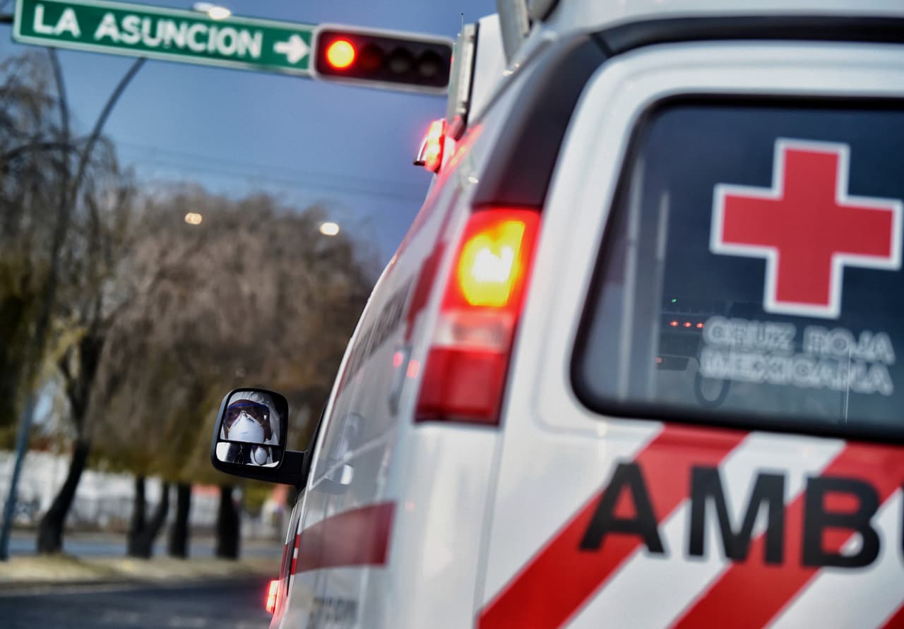 Jugaron un partido de fútbol y en plena cancha una camioneta los arrolló: hay dos menores heridas
