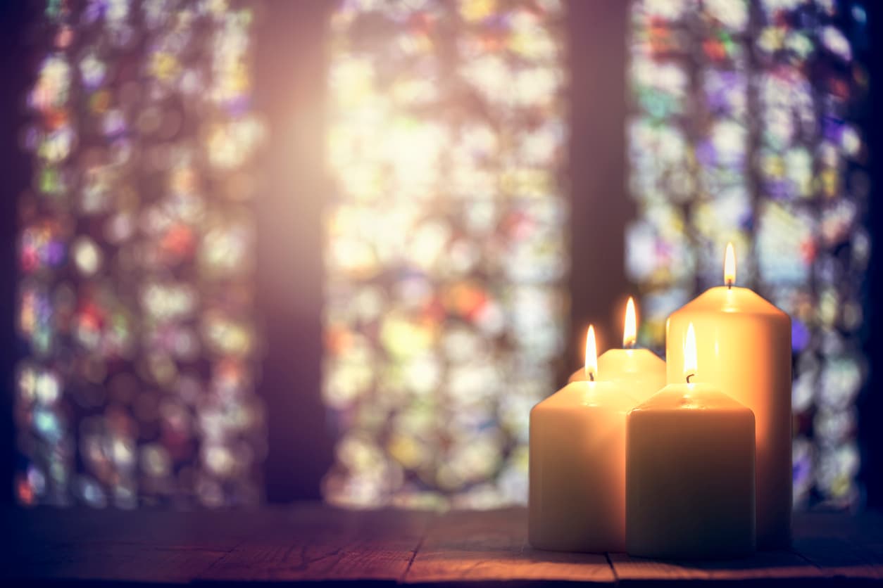 Hombre perseguido por sicarios entró en una iglesia: una gran balacera mató un niño de dos años que iba al altar con flores