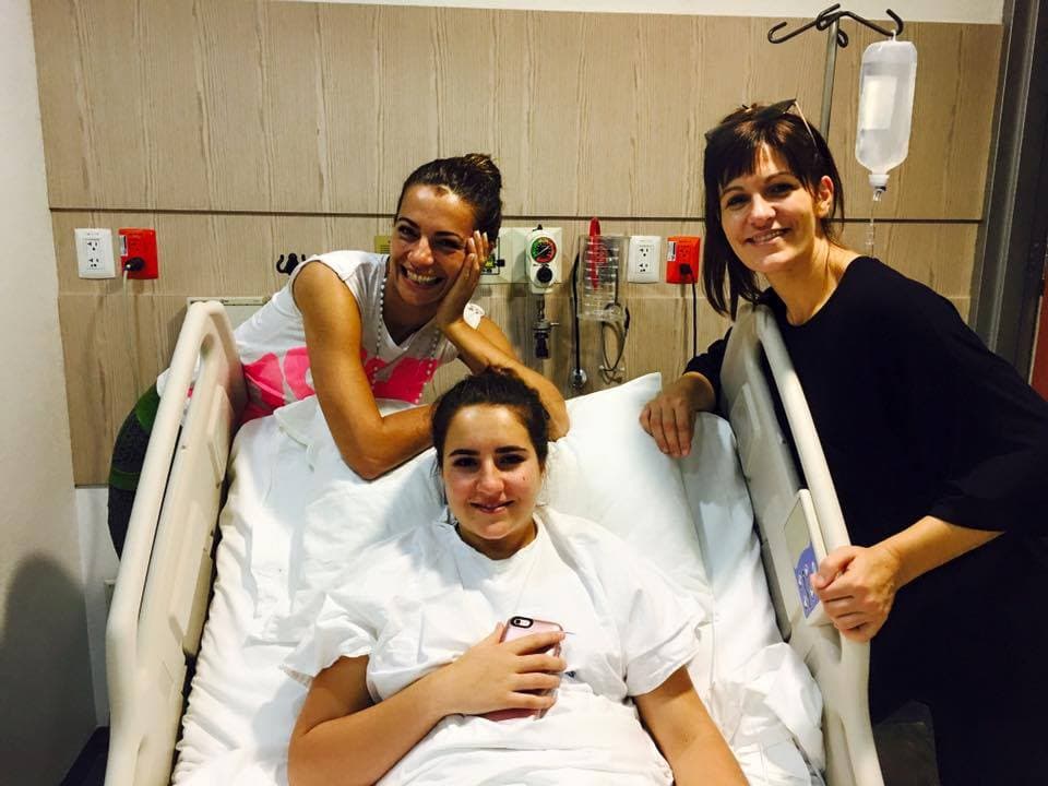 En julio de 2016, la presentadora compartió con sus seguidores de Facebook, que su hija mayor, Valentina, había sido intervenida quirúrgicamente tras haber detectado anomalías en uno de sus senos. “Fueron las horas más difíciles de mi vida”, dijo Galliano.