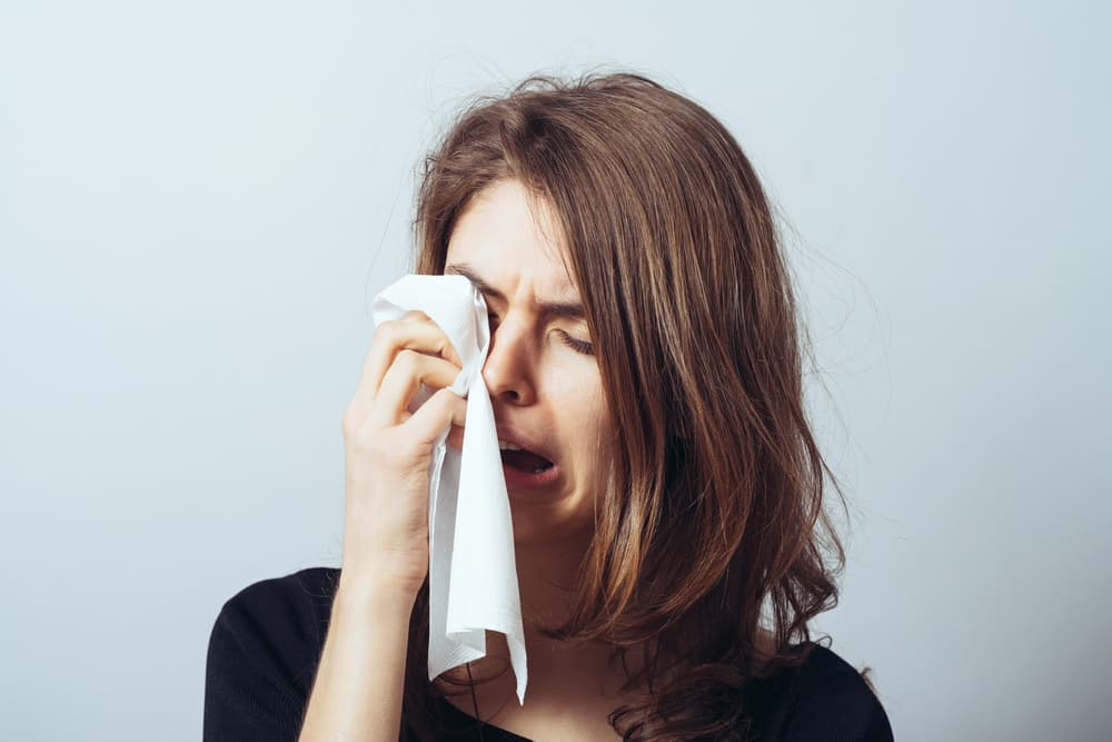 Llorar, chillar, berrear, sollozar, lloriquear... todos tenemos que soltarnos a llorar eventualmente. Es la forma más natural de expresar nuestras emociones, sea el dolor, tristeza, hastío y por supuesto, hasta la felicidad. Pero eso sí, todos lo hacemos de formas diferentes.