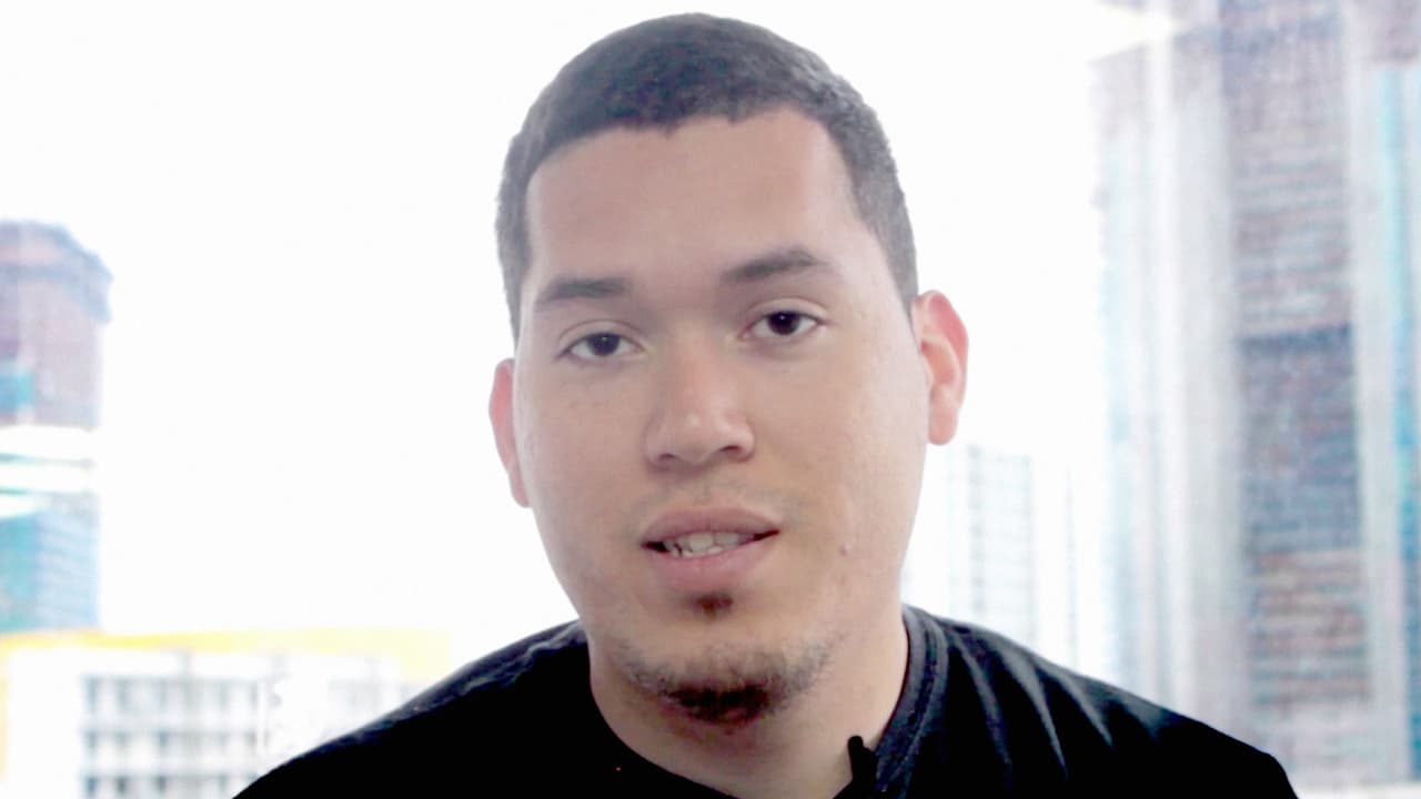 Julio Calderón llegó a Estados Unidos desde Honduras con 16 años y un mes, por lo que no pudo solicitar DACA. Ahora lidera la Coalición para Inmigrantes de Florida para que los indocumentados puedan ir a la universidad. Puedes ver su historia completa aquí.