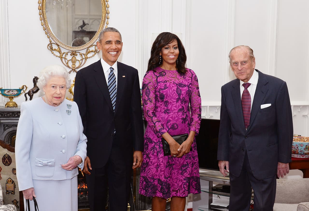 En el viaje a Inglaterra en 2016 los Obama fueron recibidos por la Reina y el príncipe Felipe en el castillo Windsor.