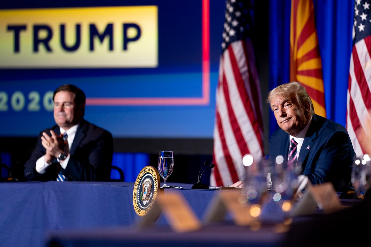 Empresarios y políticos hispanos ofrecen su respaldo al presidente en el evento Latinos por Trump en Arizona