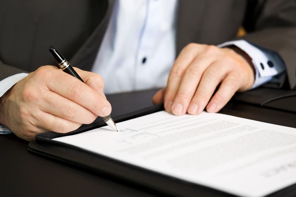 También rige los 
<b>contratos</b>, los procesos judiciales, el divorcio, los enemigos declarados. Esta casa está relacionada con el signo de Libra, el séptimo signo del zodíaco.
