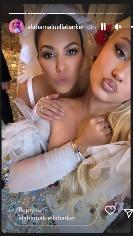 En la boda, el ahora matrimonio tuvo como damas de honor a sus respectivas hijas. 
<br>