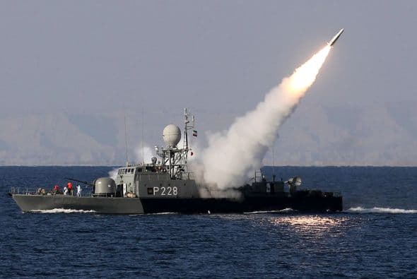 ONU " Con respecto a la Organización de las Naciones Unidas, a partir de 2006, cuatro resoluciones del Consejo de Seguridad referidos al programa nuclear iraní fueron aprobadas con la inclusión de sanciones: