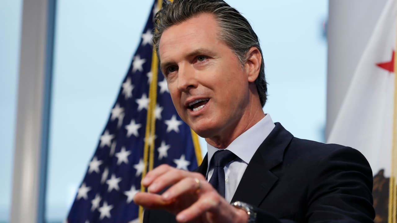 El fondo dispondrá de 125,000,000 millones de dólares de acuerdo con el anuncio del gobernador el 15 de abril. Con esta iniciativa California se convierte en el primer estado de Estados Unidos en crear un programa de ayuda a inmigrantes indocumentados.