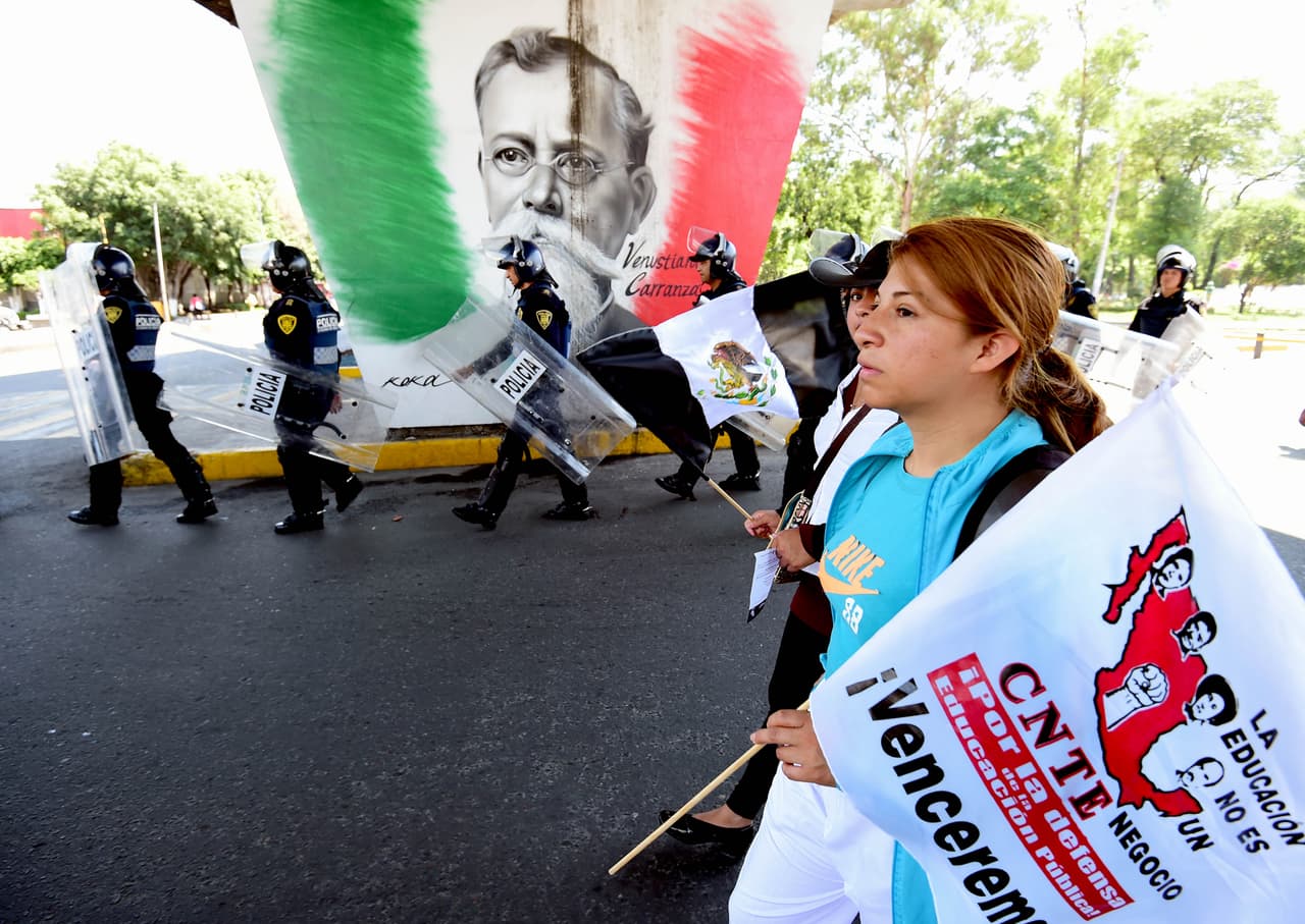 Elecciones en México: "Hay dinero para las campañas, pero no para las escuelas"