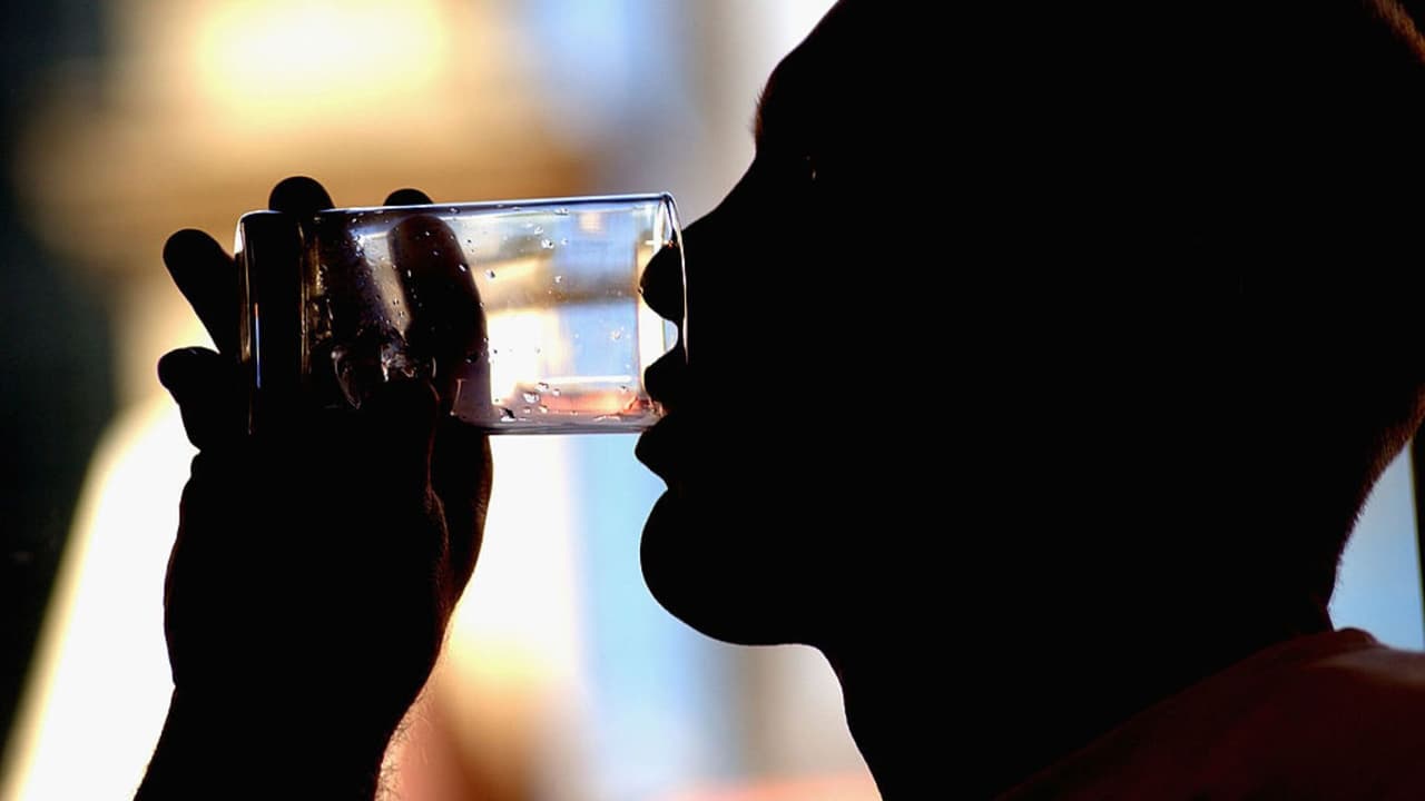 Alcaldesa de Miami-Dade veta la resolución que buscaba eliminar el fluoruro del agua potable