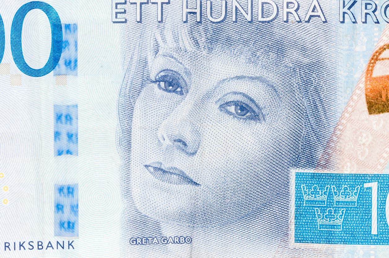 <h3 class="cms-H3-H3">Greta Garbo (1905 - 1990)</h3>
<br>
<br>🪙 
<b>Conocida como: </b>actriz.
<br>
<br>🪙 
<b>País: </b>Suecia.
<br>
<br>🪙 
<b>Denominación: </b>100 coronas.
<br>