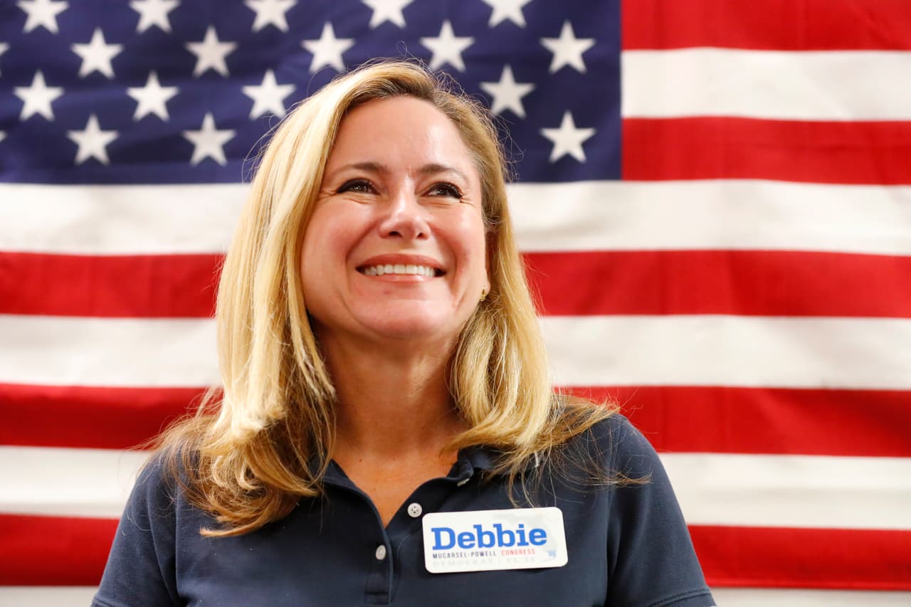 La demócrata 
<b>Debbie Mucarsel-Powell</b>, de origen ecuatoriano, venció al republicano cubano-estadounidense Carlos Curbelo en el distrito 26 de Florida. Curbelo había ocupado el escaño desde 2015, cuando impidió la reelección del demócrata Joe García.
