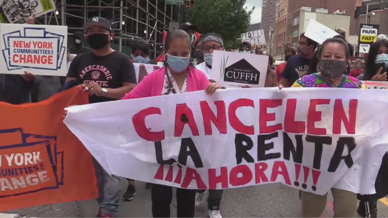 "Tenemos temor": decenas de personas marchan en NYC para rechazar posible ola de desalojos