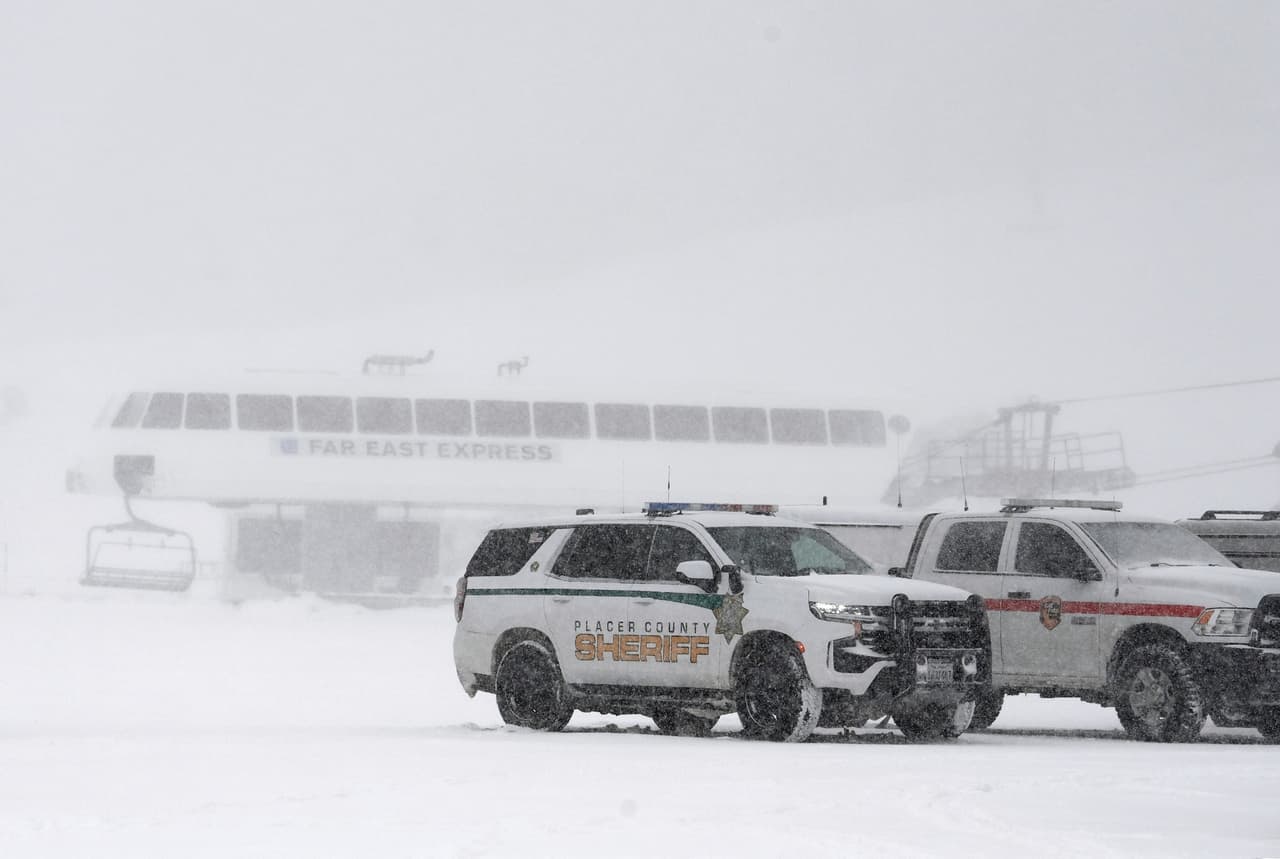 "No entres en pánico": así se salvó una mujer de una fatal avalancha de nieve en Palisades Tahoe