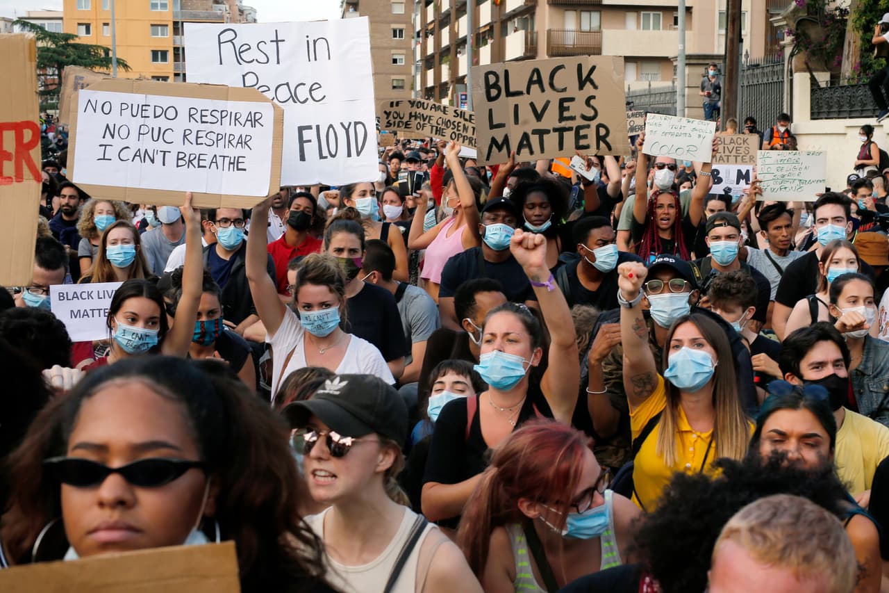 Ser negro e hispano en EEUU, un país que no resuelve sus problemas de racismo