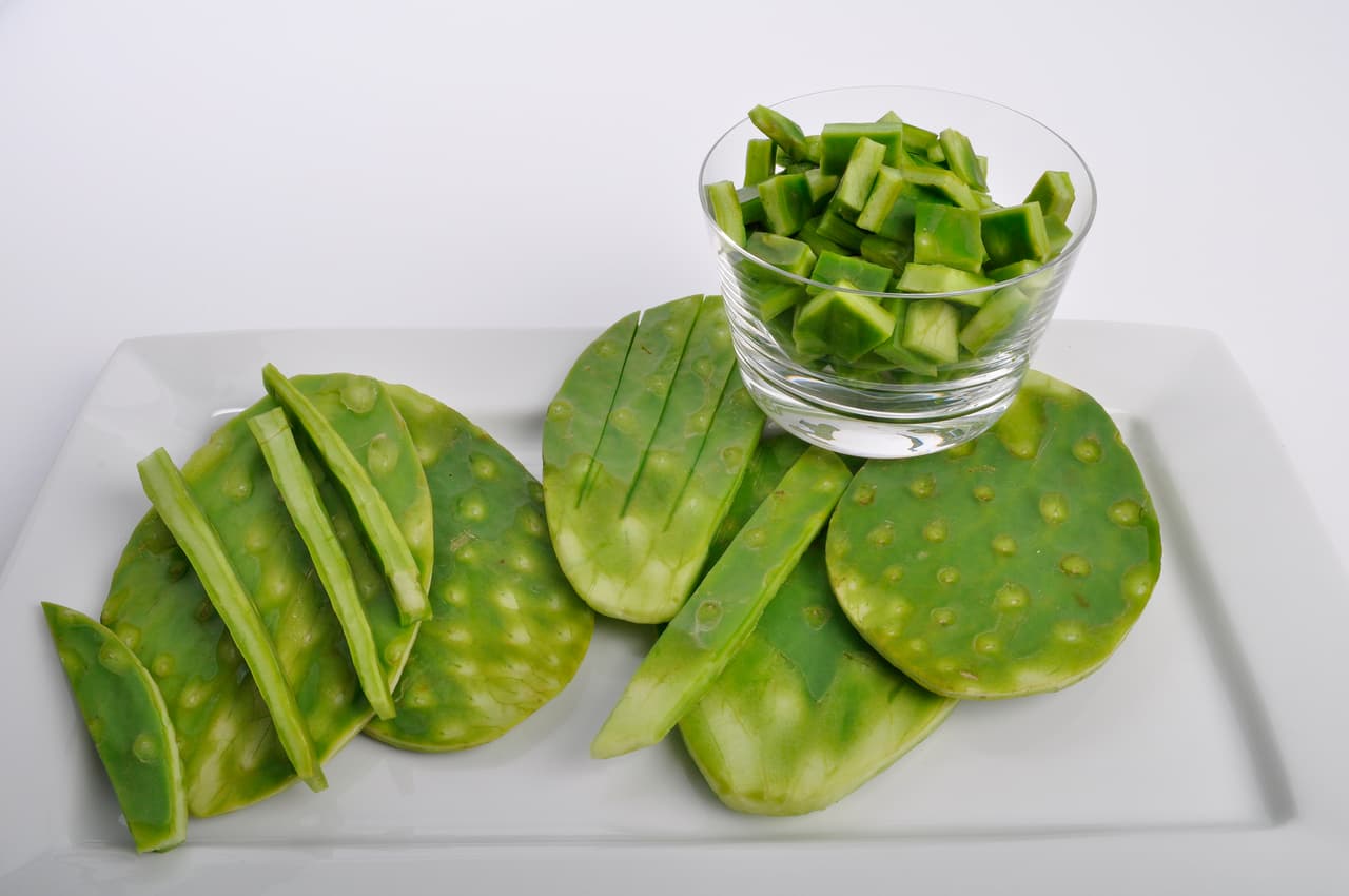 La misma investigación indica que el cactus mejora la respuesta inmunológica y gastrointestinal, reduce el exceso de peso y evita el aumento de la glucosa en sangre.