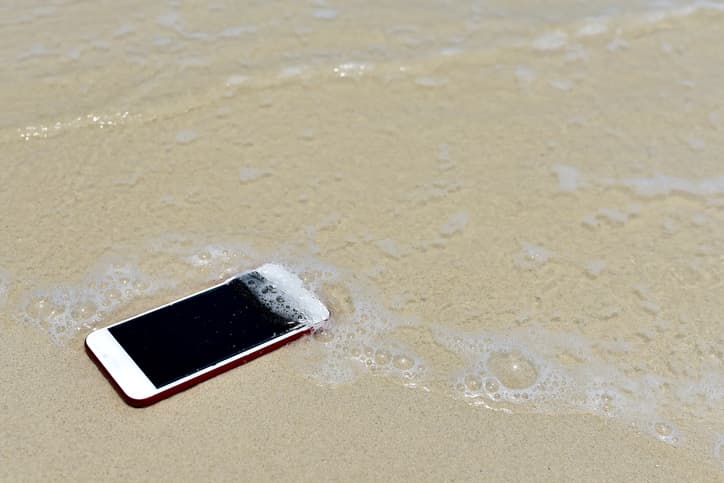 9 lecciones del día en que el celular se me cayó al retrete