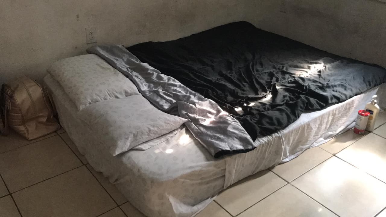 Argentinos varados en Miami por el coronavirus se ven obligados a dormir en casa con ratas y cucarachas