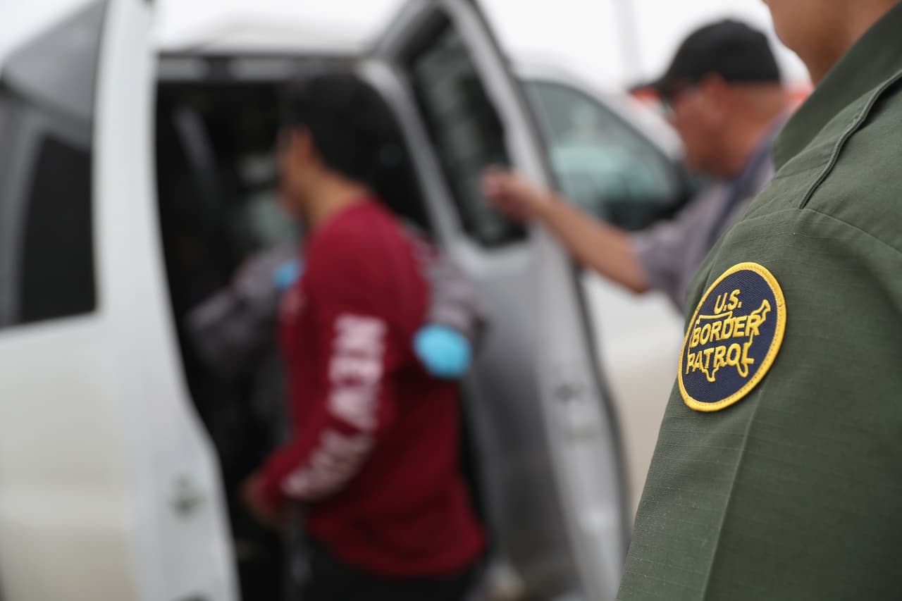 ¿Se puede limpiar el expediente migratorio de una persona? Respondemos tus preguntas de inmigración