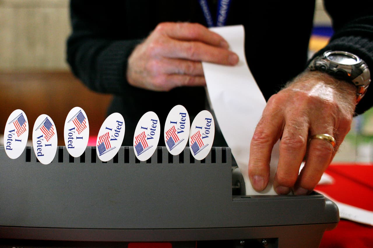 La fecha límite para solicitar el boleto para votar por correo es mañana jueves 12 de marzo hasta las cinco de la tarde.