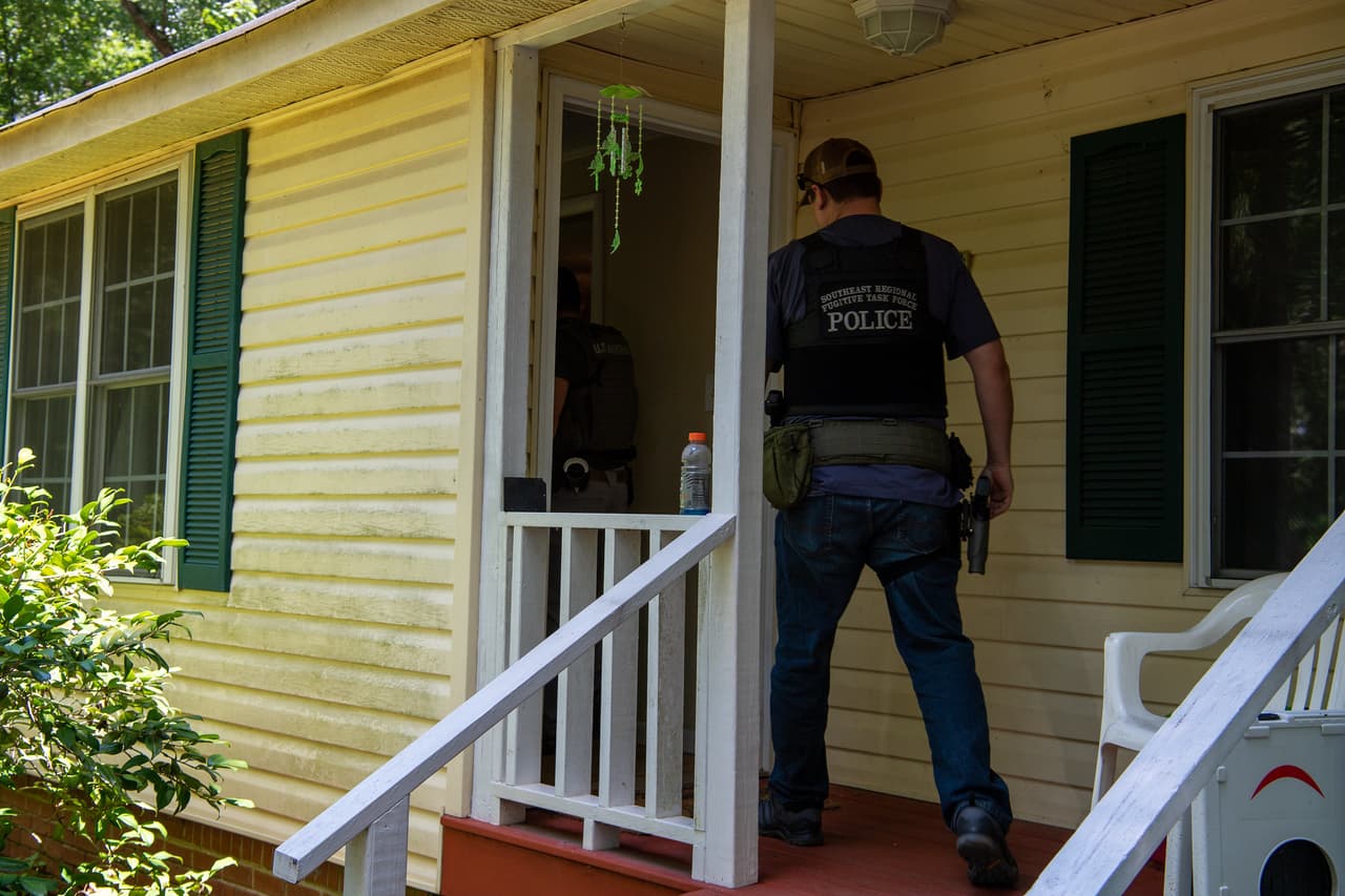 Nueve personas fueron arrestadas, según el Servicio de Alguaciles de Estados Unidos, que señaló que la operación fue una colaboración que también involucró a otras agencias de seguridad.