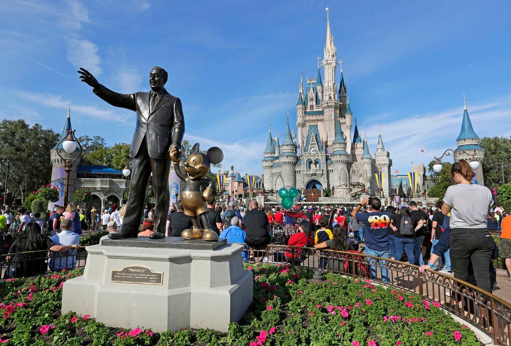 Por qué estas organizaciones recomiendan NO viajar ni mudarse a Florida (y qué tiene que ver con ello el gobernador Ron DeSantis)
