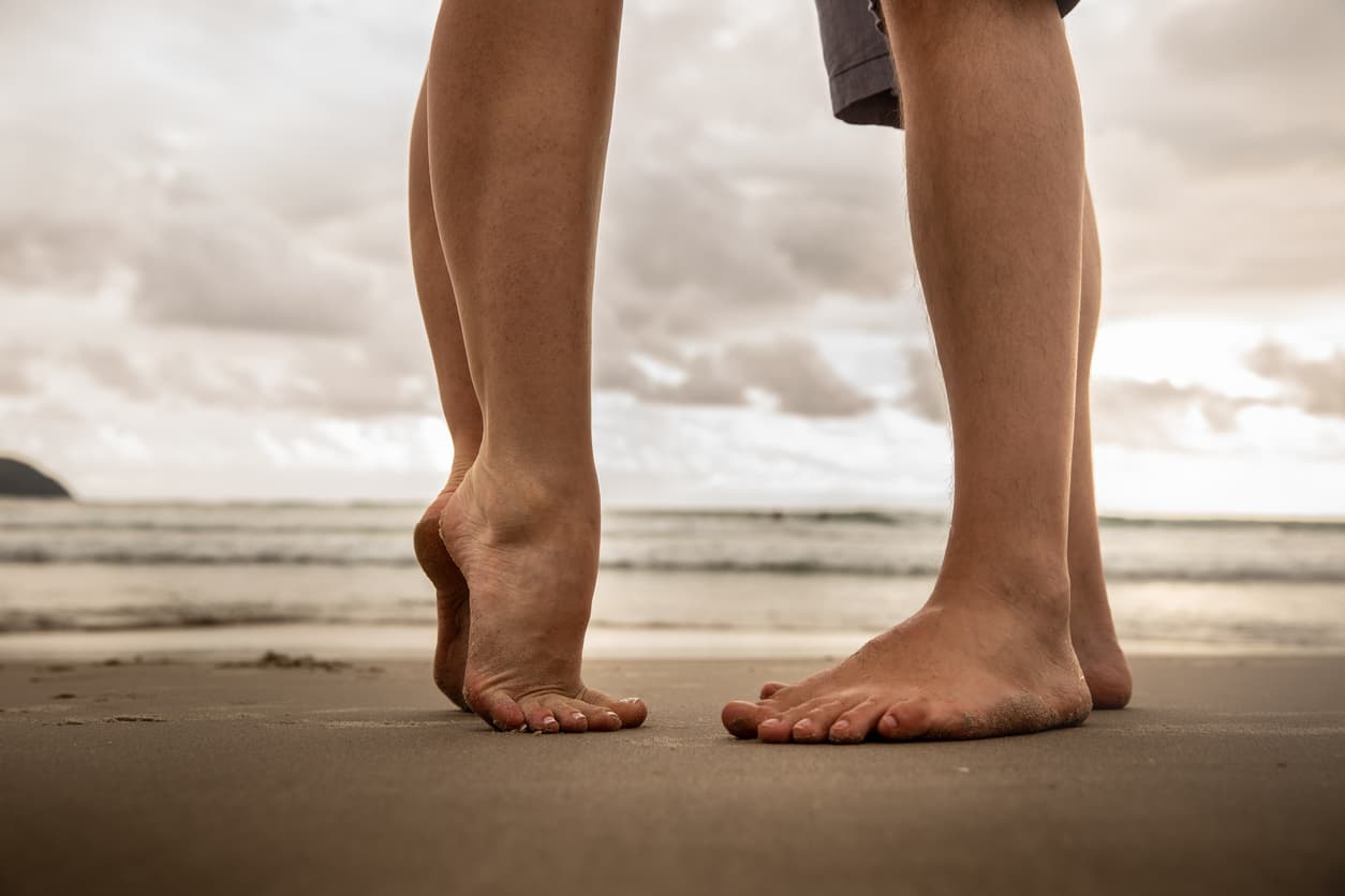 La estatura media de los hombres en Estados Unidos es de 1,75 metros (5 pies y 9 pulgadas). Para las mujeres, es de 1,62 metros (5 pies y 4 pulgadas). Aunque la estatura no es la causa de ningún problema de salud, los estudios demuestran que puede incrementar el riesgo de que tengas más o menos probabilidades de padecer ciertos problemas.
<br>