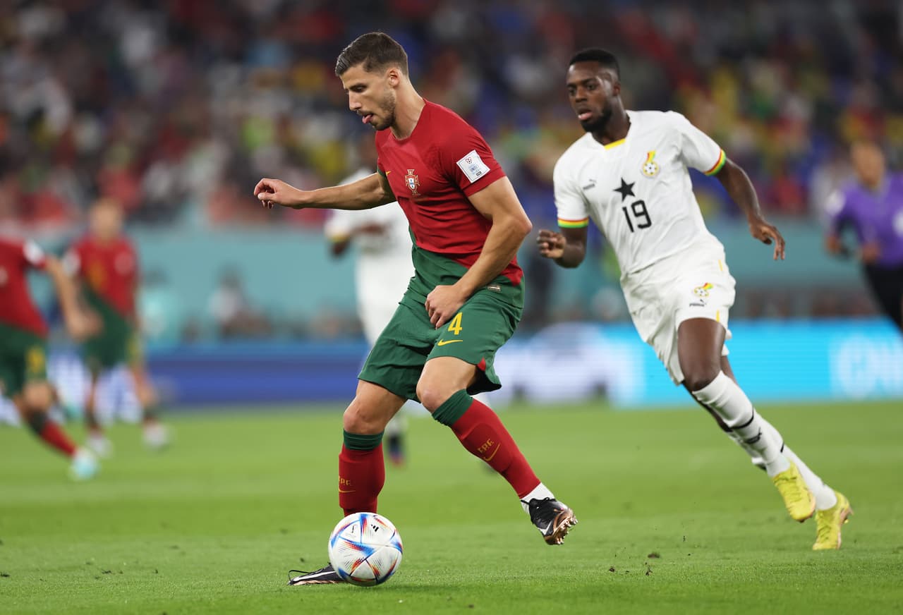 <h3 class="cms-H3-H3">5. Portugal</h3>
<br>
<br>⚽ 
<b>Valor de la plantilla:</b> $1,190 millones.
<br>
<br>⚽
<b> Jugador más caro:</b> Rúben Dias.
<br>
<br>⚽ 
<b>Costo de transferencia de su jugador más caro:</b> $122 millones.
<br>