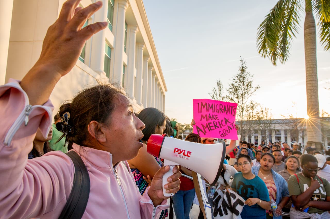 <b>12. Homestead, Florida. </b>Población: 68,000. Valor promedio de las casas: 204,800 dólares. Tasa de pobreza: 33.9%. Residentes con estudios universitarios: 17,2%. La peor de las ciudades del condado de Miami-Dade en el ranking. El hogar típico en Homestead gana solo 32,001 dólares al año (el promedio nacional es de 57,617). Los bienes y servicios son un 15% más caros en Homestead de lo que son en promedio en todo el país.