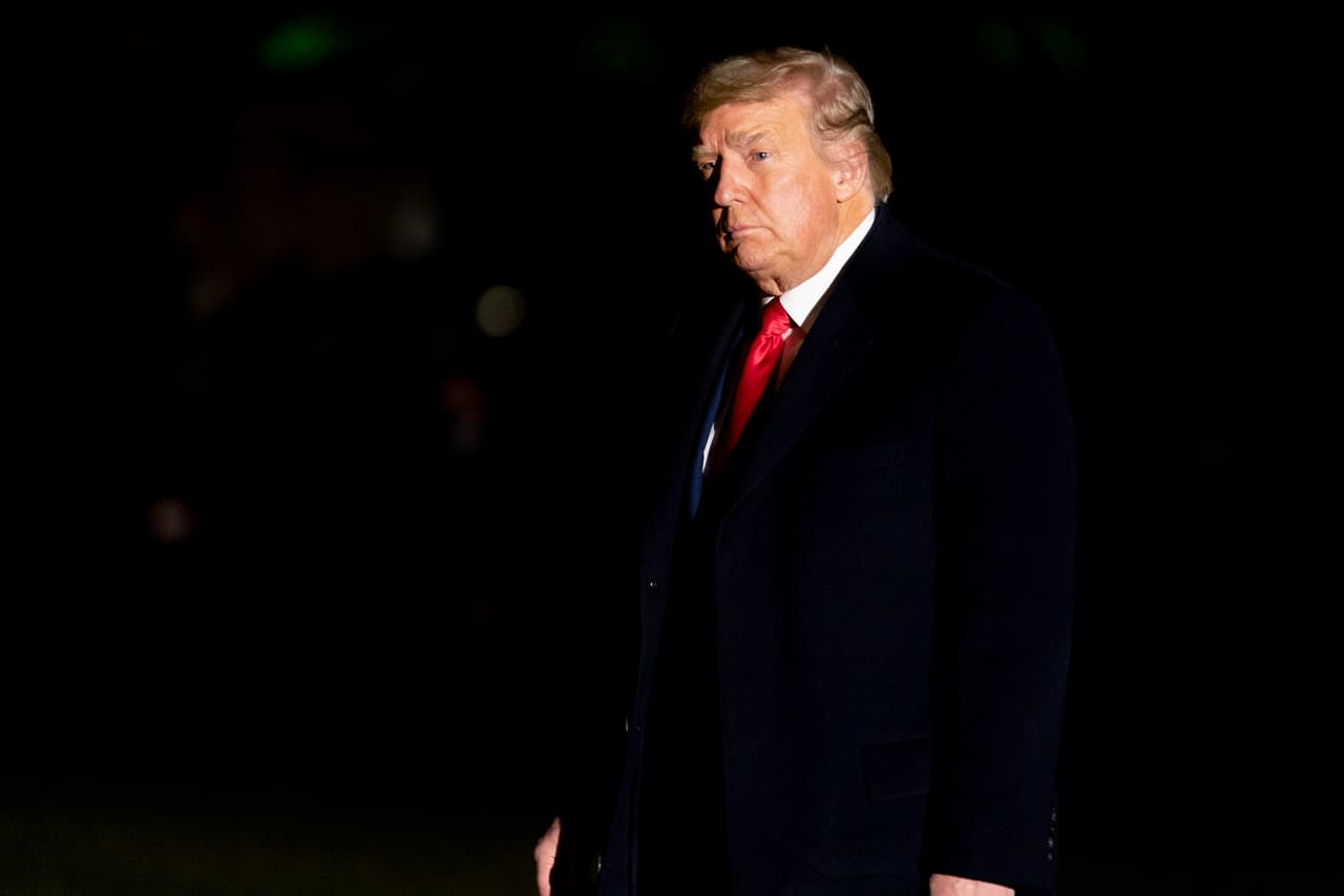 Twitter bloquea por 12 horas la cuenta de Donald Trump 