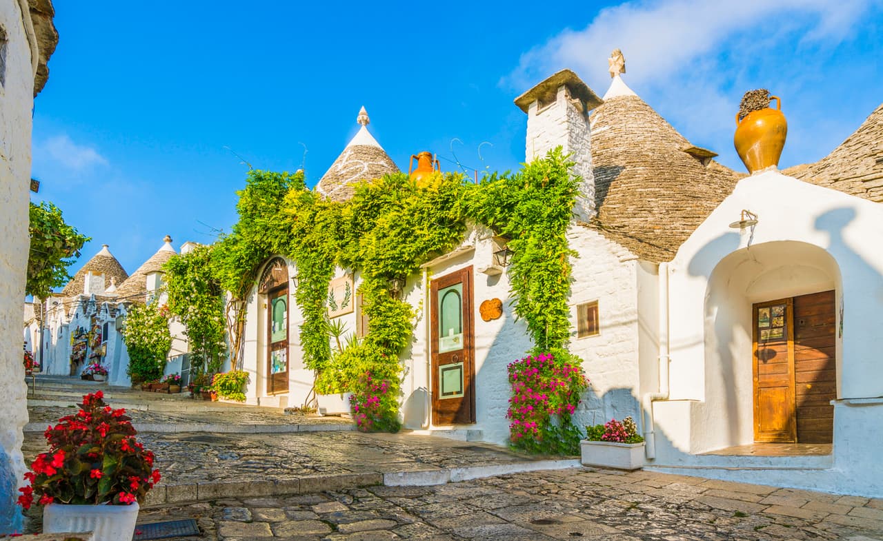 <b>Puesto 19. Italia</b>
<br>
<br>Promedio: 67.3 puntos
<br>
<br>Este país europeo tuvo su puntaje más bajo en la categoría ‘visado y residencia’ (54 puntos). Esta variable evalúa la facilidad para establecerse en cada nación, los requisitos económicos y legales. ‘Costo de la vida’ (80 puntos), fue la categoría mejor evaluada en Italia.
<br>