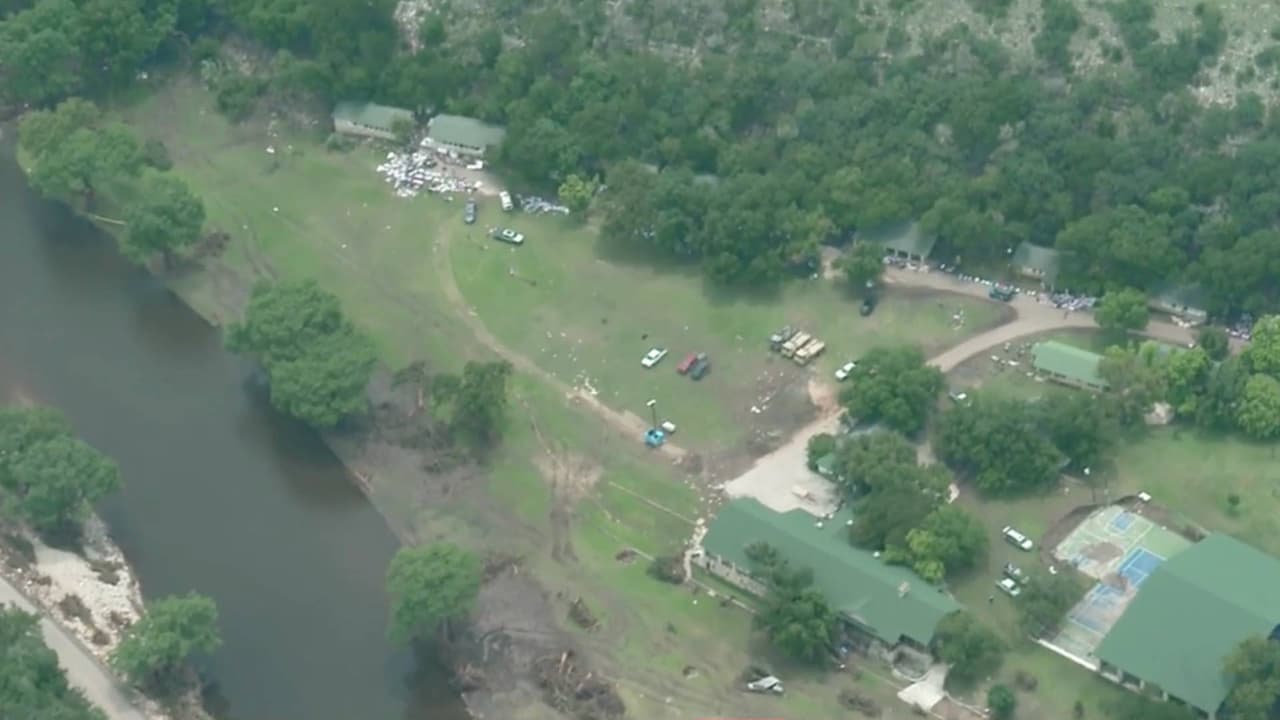 Imágenes aéreas del campamento Mystic, donde murieron 27 personas durante las inundaciones