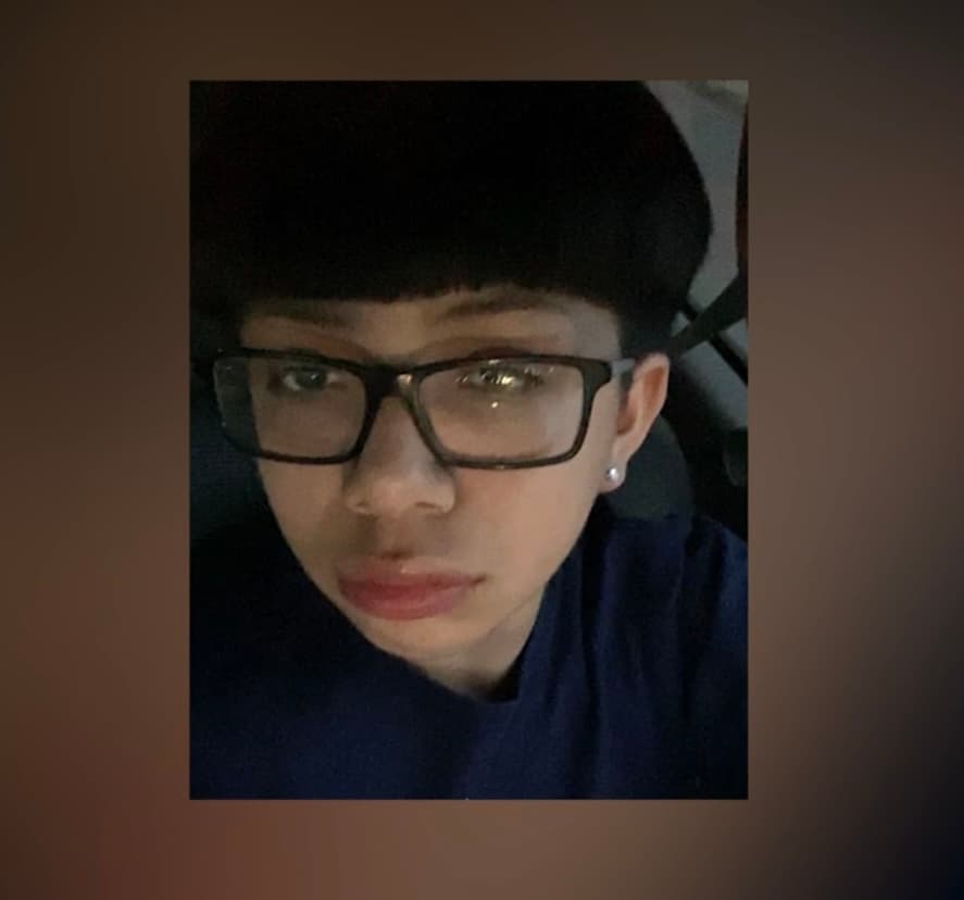 Todo comenzó con un simple reclamo vehicular el pasado 24 de septiembre. El cuñado de Gabriel sintió que el chofer de una camioneta junto a su automóvil acababa de realizar una maniobra temeraria, por lo que le tocó el claxon. Es simple y rutinaria acción cambiaría la vida de una familia hispana en Dallas, Texas. 
<br>