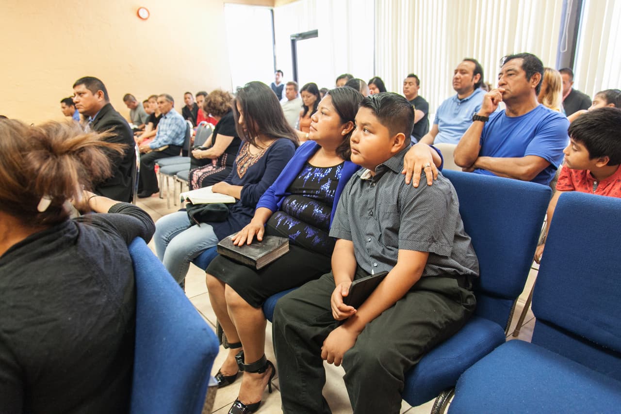 On Sundays, they also go to church, the Pentecostal Church of God. "I only find peace when I go to church," Maty says. "God strengthens me, God helps me so that the next day I wake up and keep fighting."