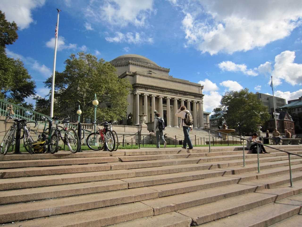 Las universidades, entre ellas Columbia University en la ciudad de Nueva York, se comprometieron a “fomentar la resistencia al clima y reducir la producción de gases de invernadero de una manera que no amenace la producción de alimento”. 
<br>
