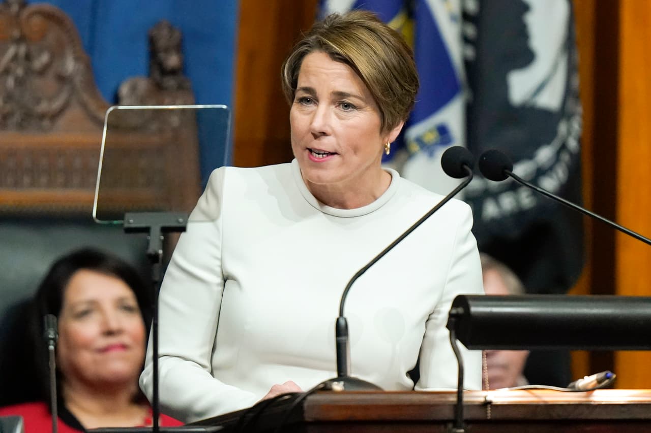 Massachusetts declara la emergencia luego de que refugios de inmigrantes llegaran a su máxima capacidad