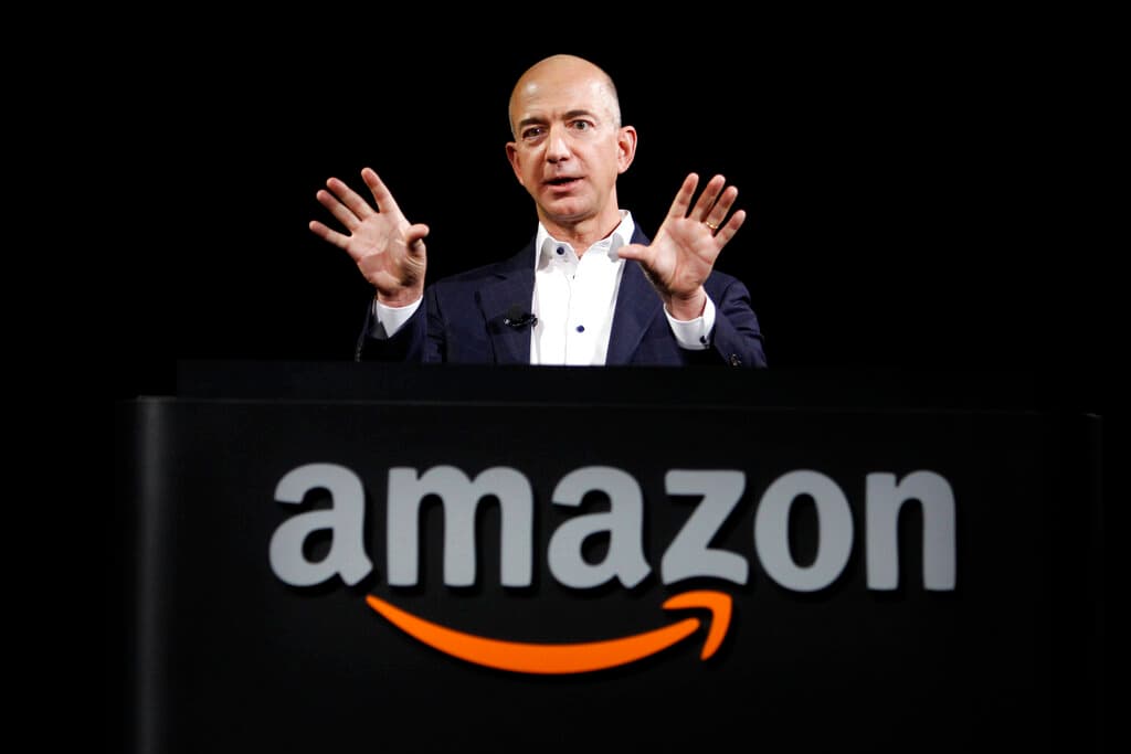La pandemia del coronavirus y las restricciones inherentes a ella incrementaron las ventas de comercio electrónico en todo el mundo: Amazon disparó sus beneficios 
<b>hasta triplicar las cifras de hace solo un año.</b>
<br>