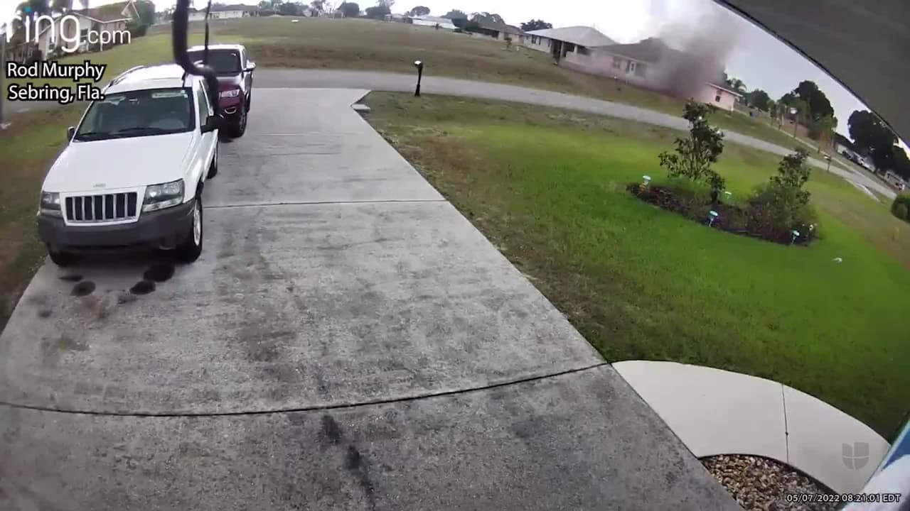 Este video corresponde a un caso similar en mayo de 2022, cuando un rayo cayó cerca de una casa en Sebring, Florida.