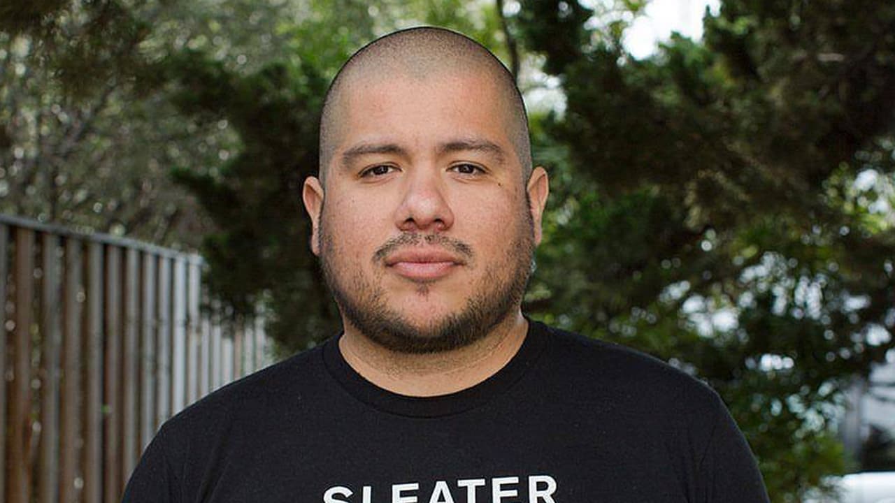 Julio Salgado, nacido en México, es uno de los 'Dreamers' que utiliza el arte como vehículo de protesta y activismo. Sus dibujos fueron utilizados por 'Dreamers' en varias campañas de protesta y él ha creado el Dreamers Adrift, un proyecto que anima a jóvenes indocumentados, con énfasis en indocumentados queer, a que cuenten sus historias a través de distinas expresiones artísticas.