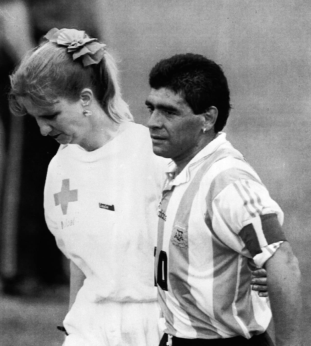 En 1992 comenzó a jugar en la liga española de fútbol, pero en el Mundial de Estados Unidos en 1994 dio positivo un control de dopaje, por efedrina, en pleno renacer futbolístico. Le costó una suspensión de 15 meses, la segunda de su vida. En la foto cuando era escoltado por el personal médico fuera del estadio Foxboro, en Massachusetts, después de los resultados del test.