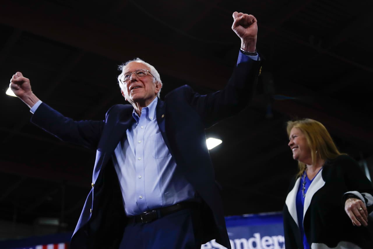 Cuando todavía faltaban los resultados más importantes de la primaria, Texas y California, Sanders habló a sus partidarios en Essex Junction, Vermont. "Puedo decir con toda seguridad que vamos a ganar la nominación demócrata y vamos a derrotar al presidente más peligroso de la historia de este país", afirmó el senador.