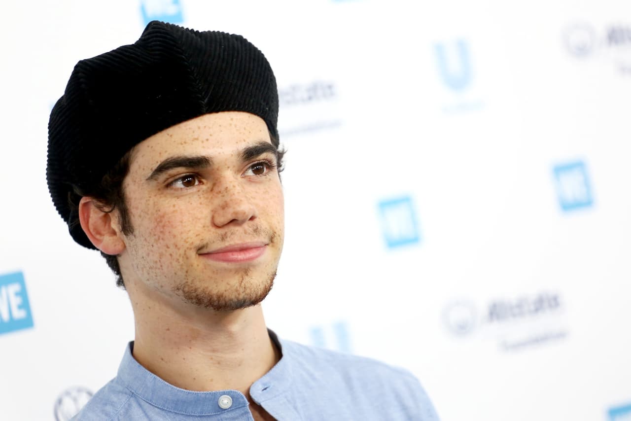 Cameron Boyce se dio a conocer por sus apariciones en diversas producciones de Disney Channel, una de las últimas, la tercera entrega de ‘Descendants’.