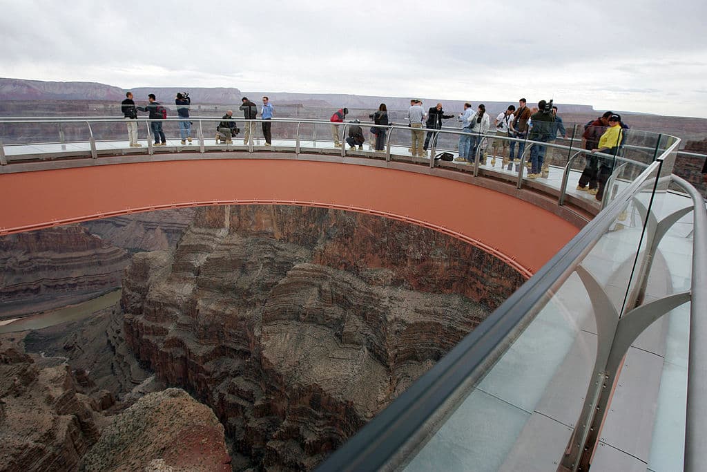 Hombre cae desde plataforma en el Gran Cañón y pierde la vida